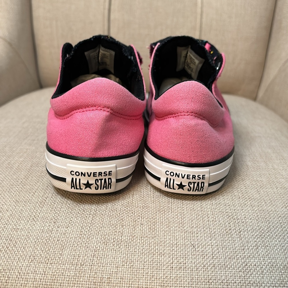 Pink Converse - Picture 4 of 7